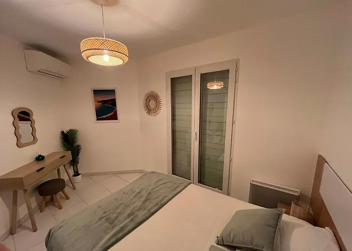 With Private Garden, Pool & 150 M Antibes