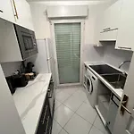 Appartement With Private Garden, Pool & 150 M *