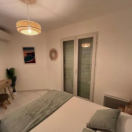 With Private Garden, Pool & 150 M Antibes