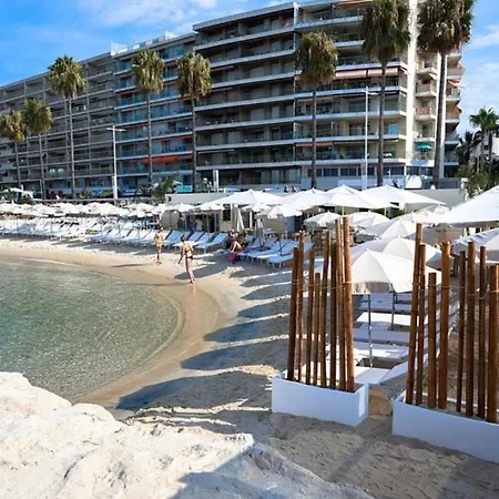 Apartment With Private Garden, Pool & 150 M Antibes