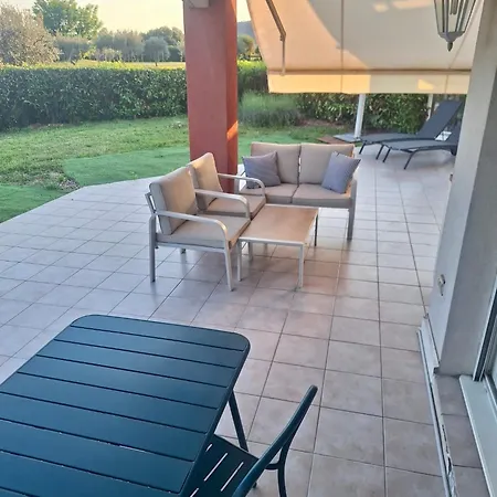 Apartment With Private Garden, Pool & 150 M
